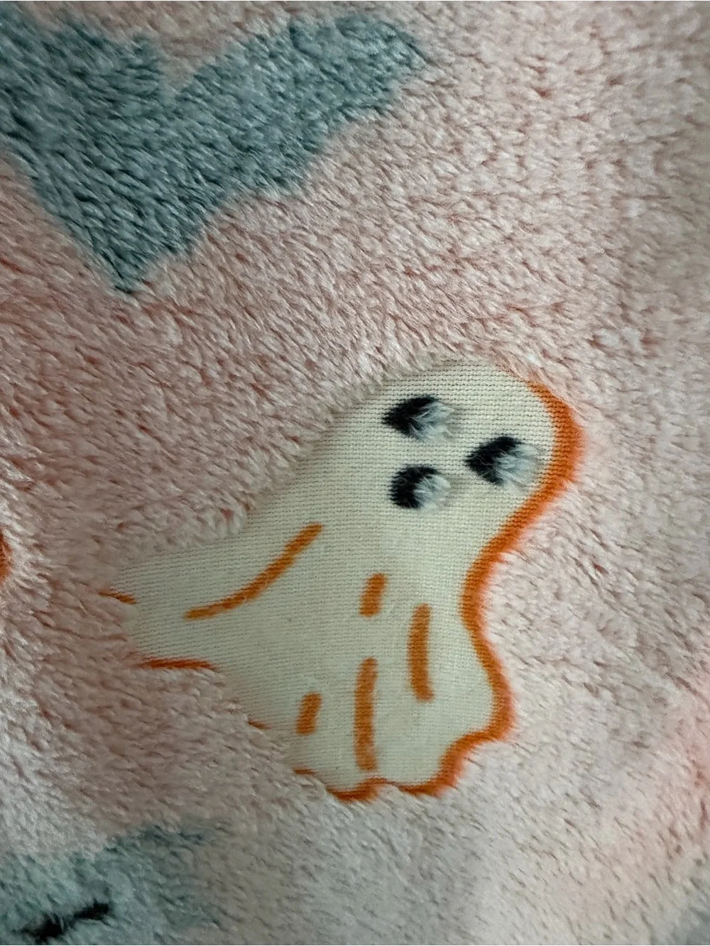 Urban Domain Glow-in-the-Dark Oversized Plush Throw Blanket — Pink Ghosts 60x70!